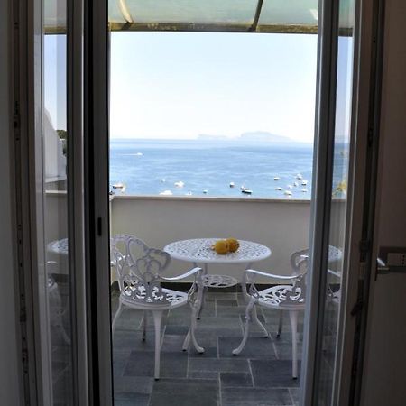 Calise Guest House Procida Bagian luar foto