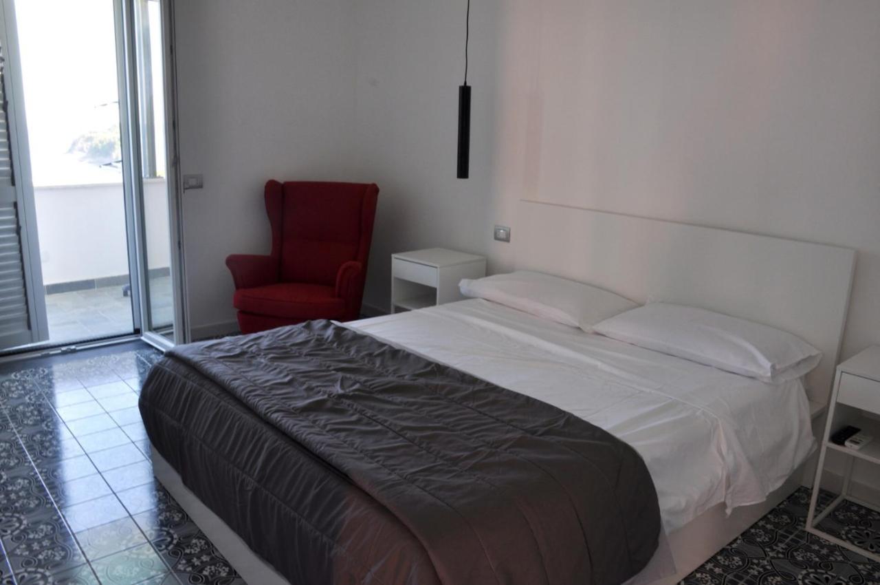 Calise Guest House Procida Bagian luar foto