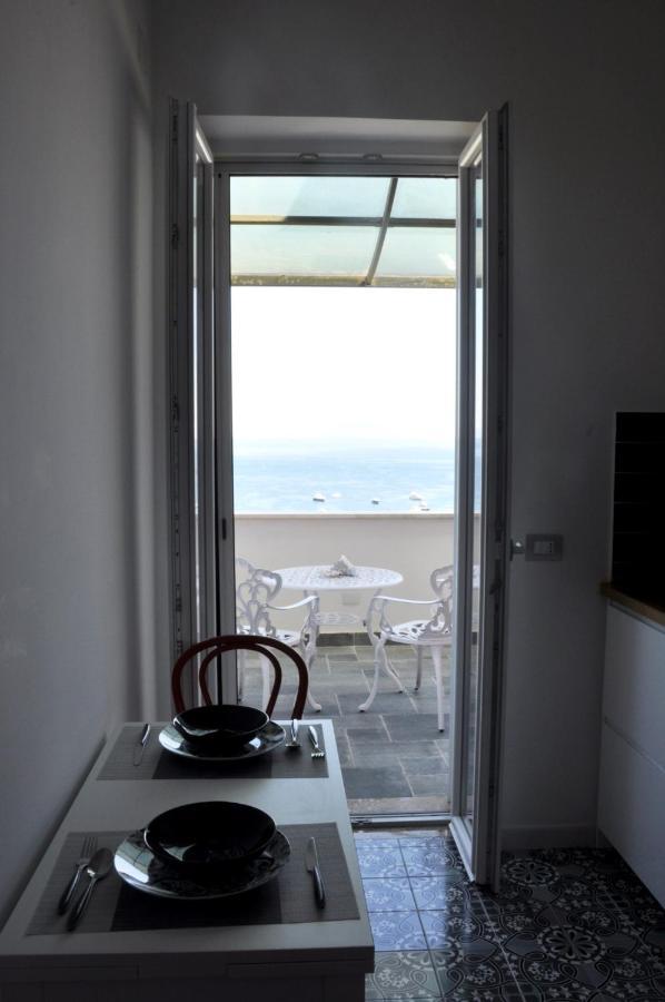 Calise Guest House Procida Bagian luar foto
