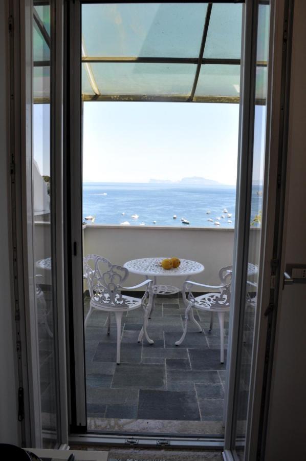 Calise Guest House Procida Bagian luar foto
