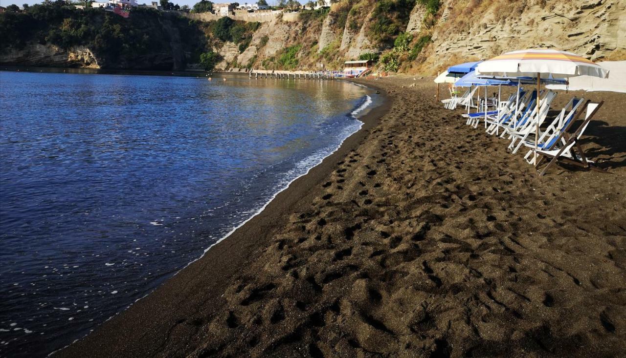 Calise Guest House Procida Bagian luar foto