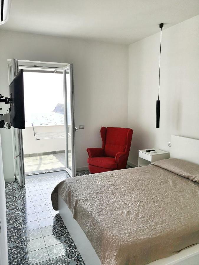 Calise Guest House Procida Bagian luar foto